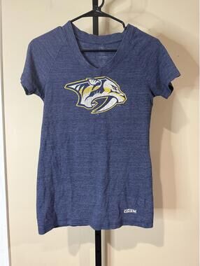 Nashville Predators CCM Women's V-Neck T-Shirt Medium